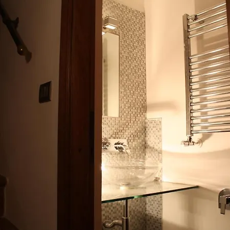 S.zanobi Courtyard House W/ Terrace Appartamento