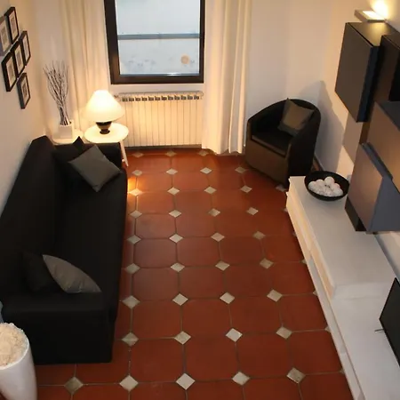 Apartment S.zanobi Courtyard House W/ Terrace Florence