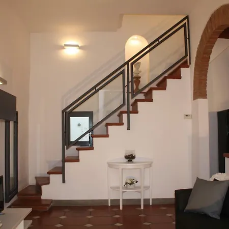 Apartment S.zanobi Courtyard House W/ Terrace Florence